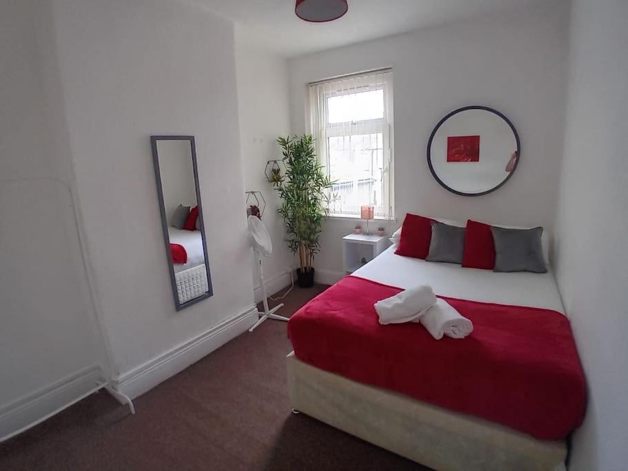 Large Family Home Central Location 3 Double Bedrooms And 1 Single Bedroom Cardiff Bagian luar foto