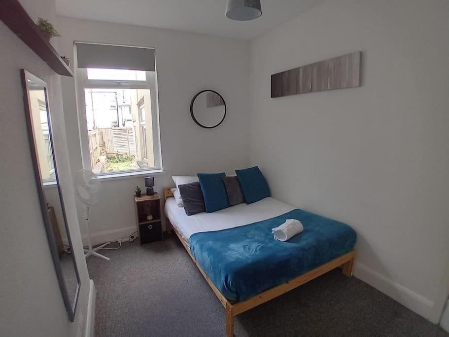 Large Family Home Central Location 3 Double Bedrooms And 1 Single Bedroom Cardiff Bagian luar foto