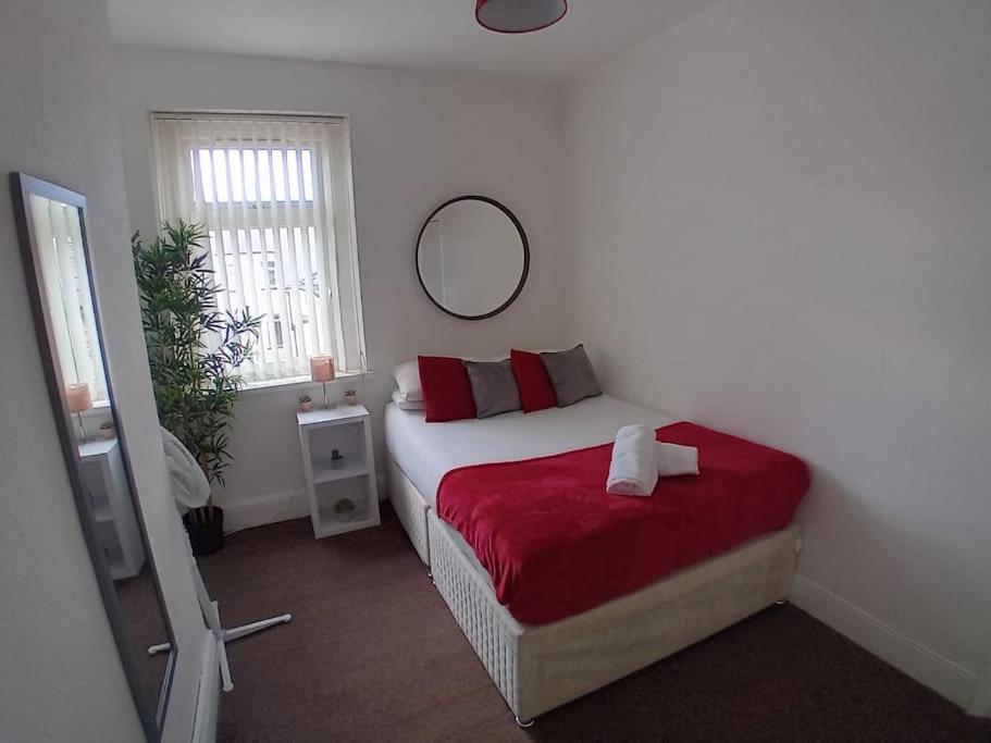 Large Family Home Central Location 3 Double Bedrooms And 1 Single Bedroom Cardiff Bagian luar foto