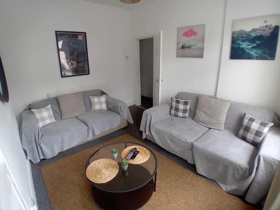 Large Family Home Central Location 3 Double Bedrooms And 1 Single Bedroom Cardiff Bagian luar foto