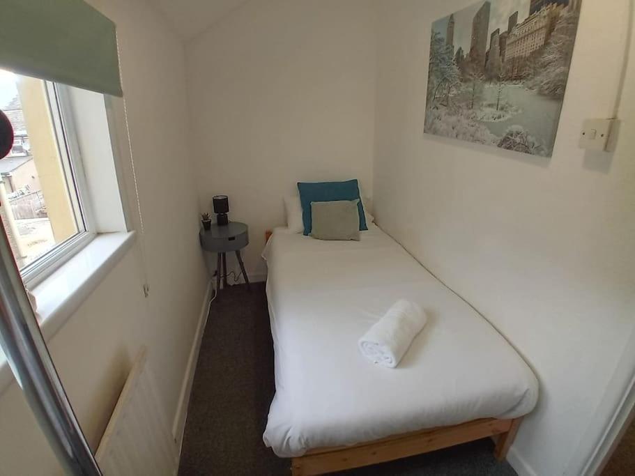 Large Family Home Central Location 3 Double Bedrooms And 1 Single Bedroom Cardiff Bagian luar foto