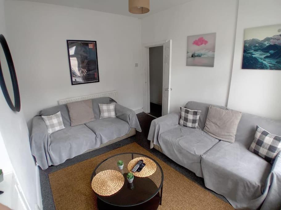 Large Family Home Central Location 3 Double Bedrooms And 1 Single Bedroom Cardiff Bagian luar foto